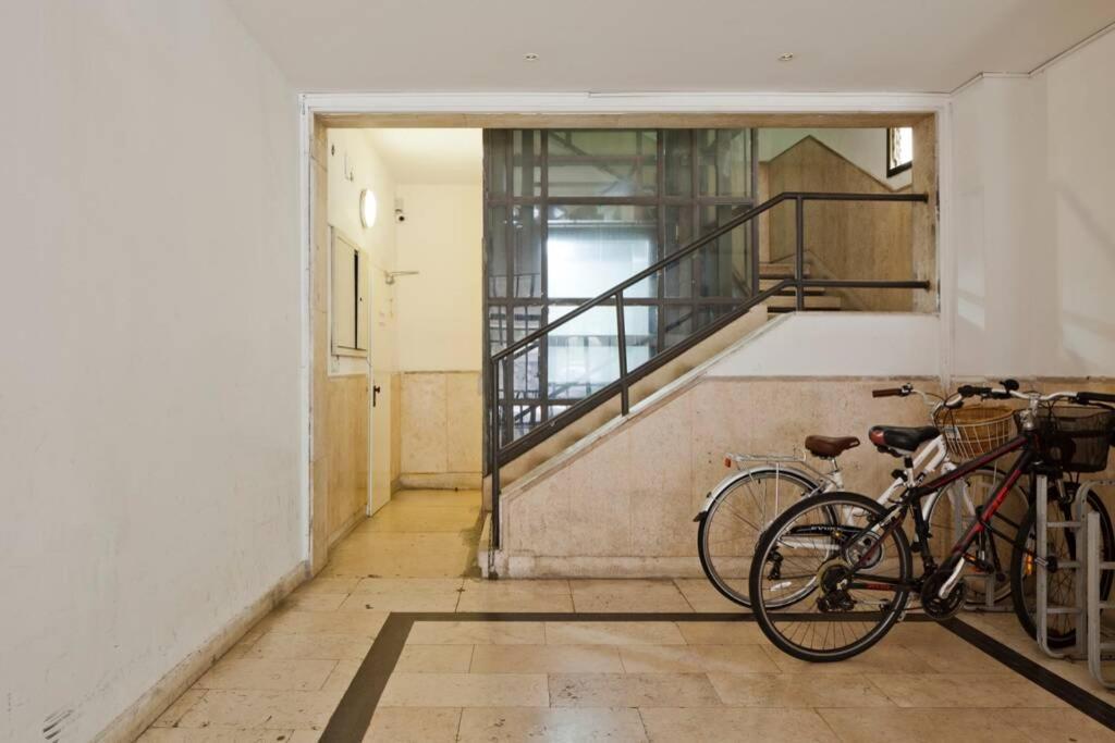 Big Apartment Next To Gordon Beach Plus Free Parking Tel Aviv Exterior foto